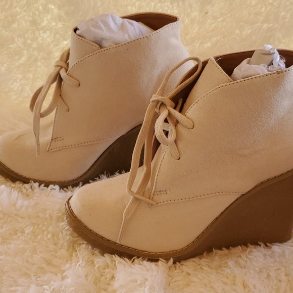 Booties - Picture 6 of 7